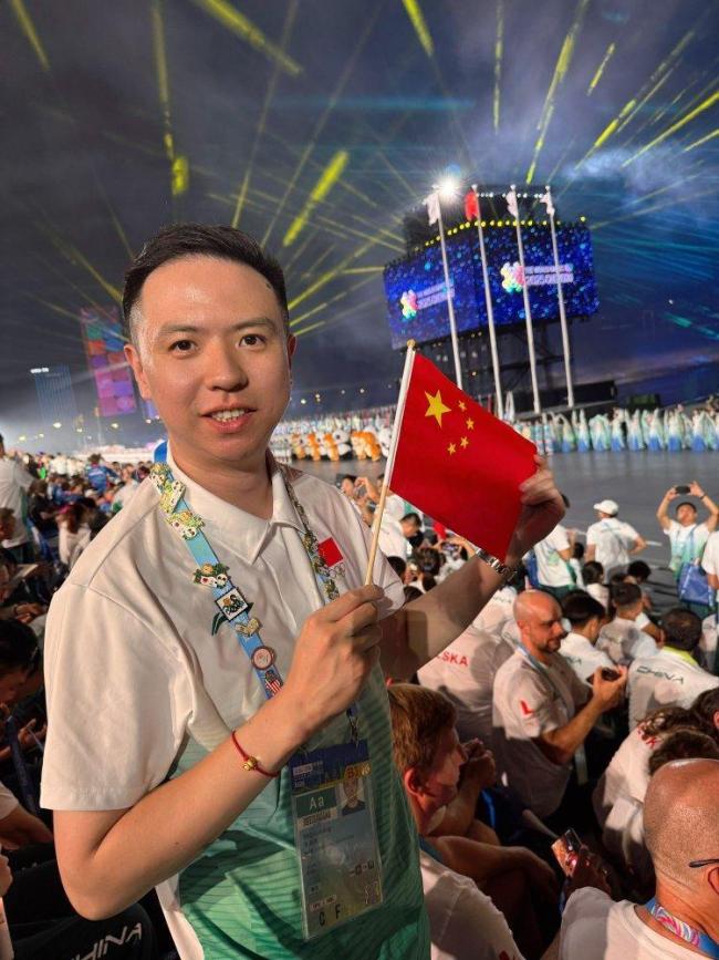 绿军则以 绿军则以